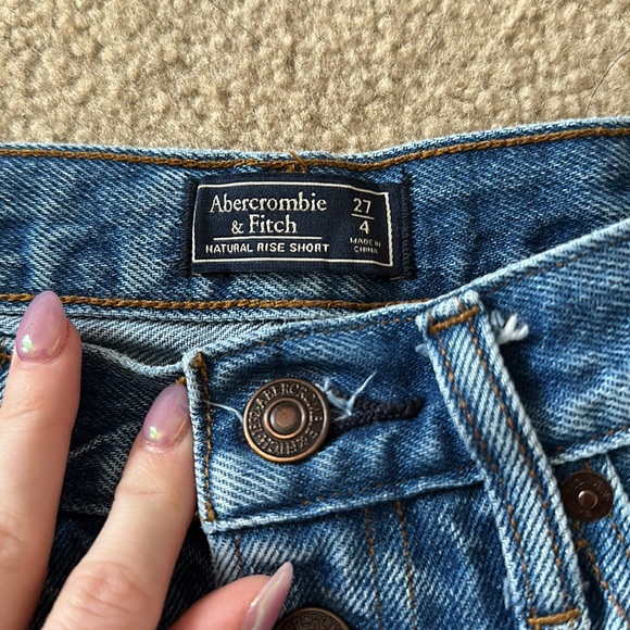 Abercrombie High Rise Short - Picture 4 of 4